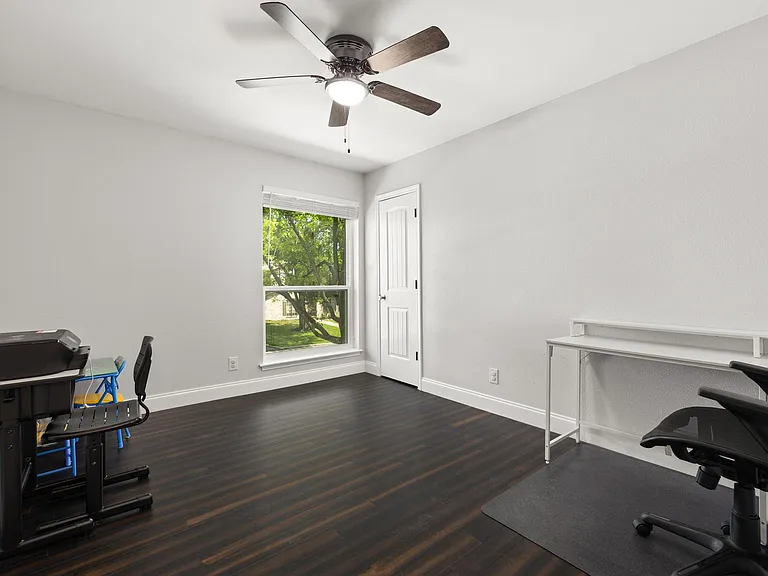 2114 Briargreen Dr — Photo 24