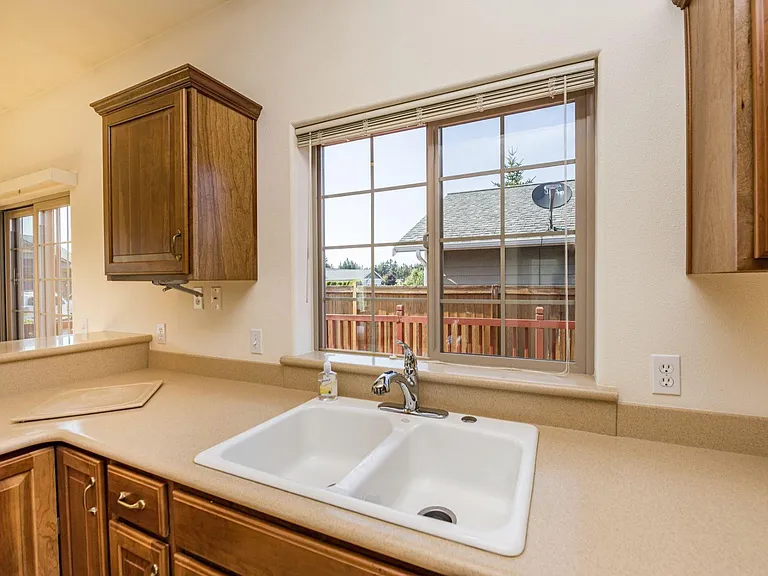70 Nesting Pl — Photo 8
