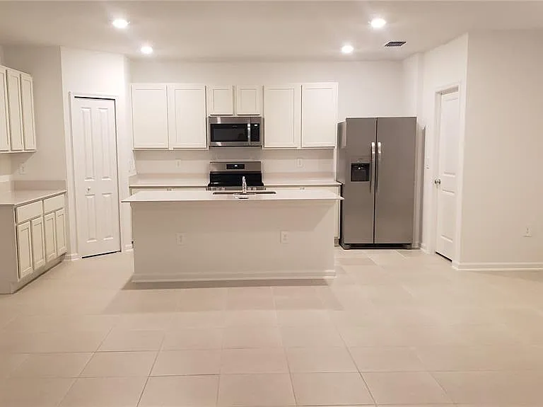3910 Amers Loop — Photo 11