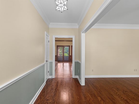 4th image of 7168 Egerton Ln