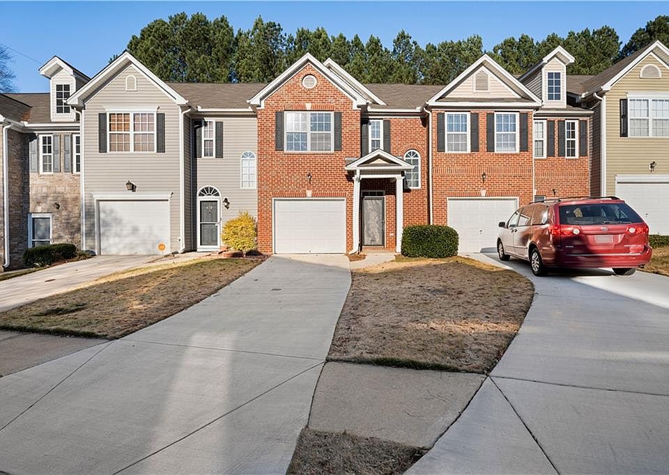 1st image of 418 Lantern Wood Dr