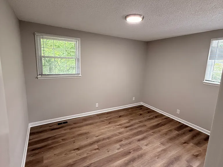 4923 Barella Dr — Photo 8