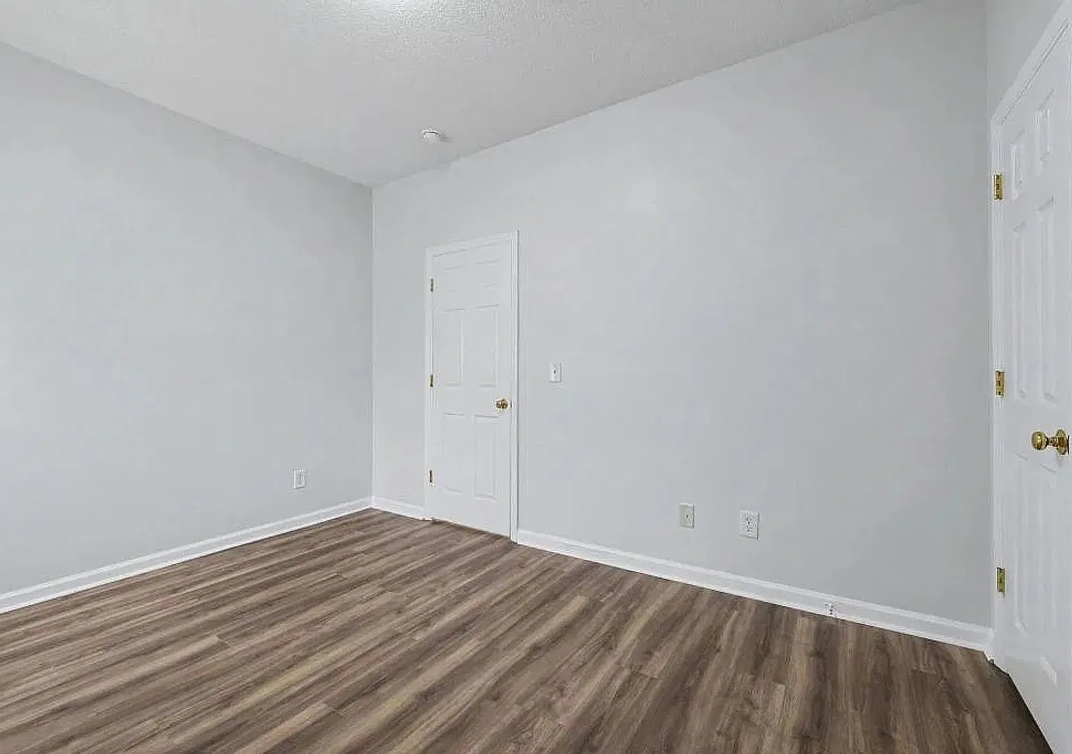 Room in 3 Bedroom Home in Greensboro — Photo 2