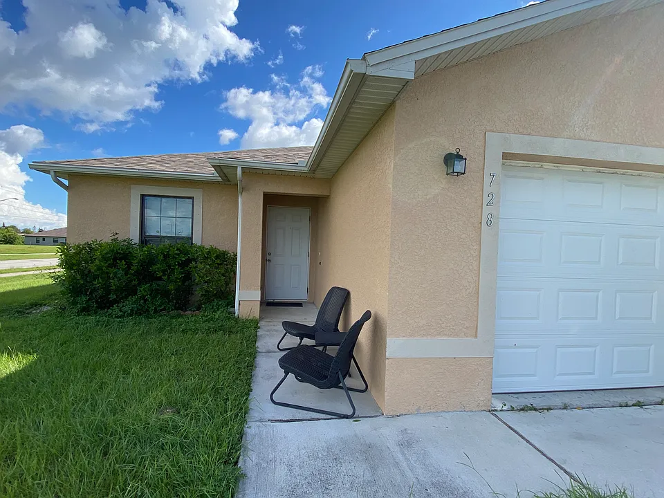 728 SE 4th Ter