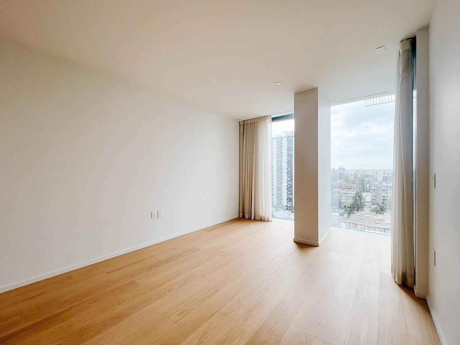 1 bed, 784 sqft, $3,295 — Photo 4