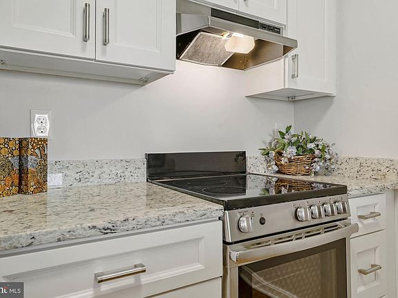5th image of 10101 Grosvenor Pl #1709
