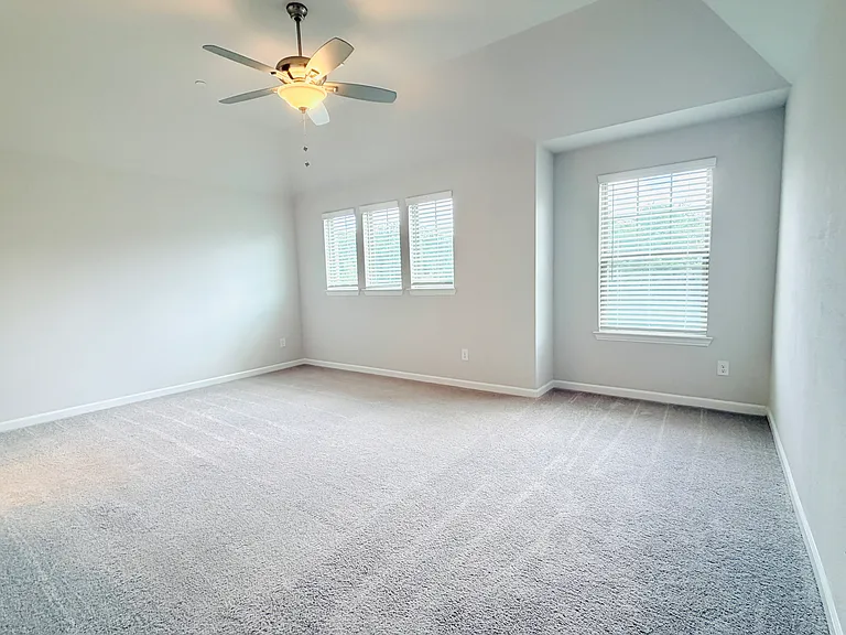 1924 McClane Dr — Photo 15
