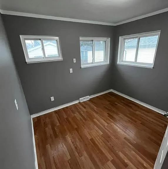 8647 Chalmers Ave — Photo 14