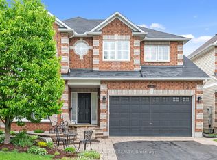 245 Lucinda Cres, Ottawa, ON K1W0A1