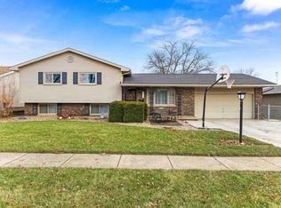 417 Ridgecrest Dr, Washington, IL 61571