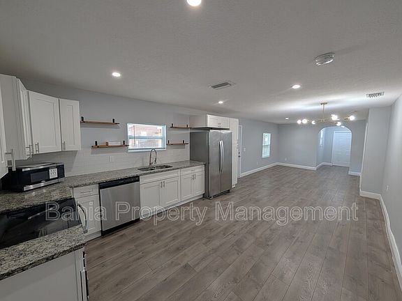 5th image of 1608 E New Orleans Ave