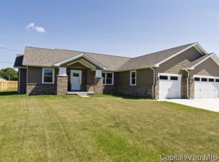 1833 Avenel Ln, Chatham, IL 62629