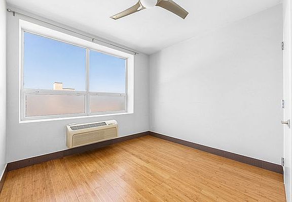 5th image of 543 48th Ave APT 5F
