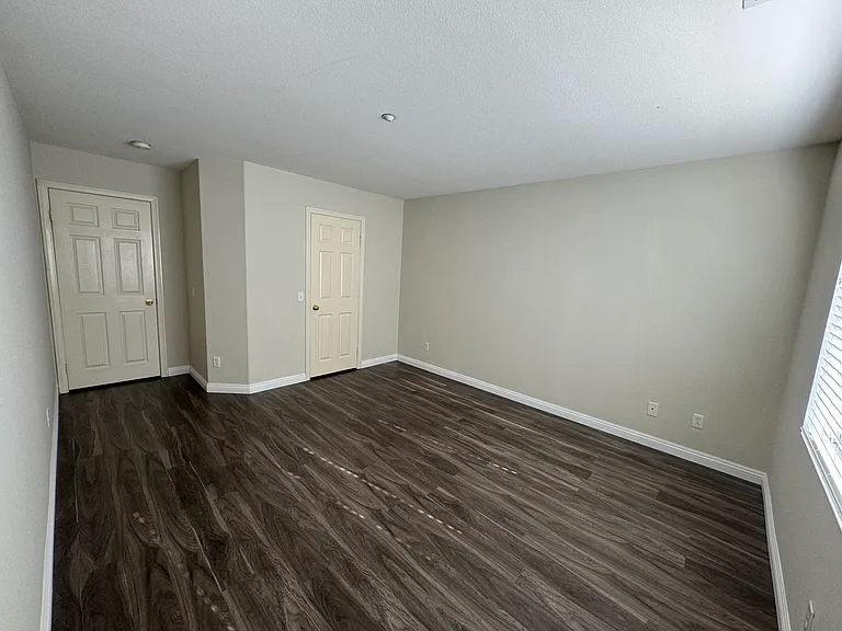1562 Amber Creek Ct — Photo 5