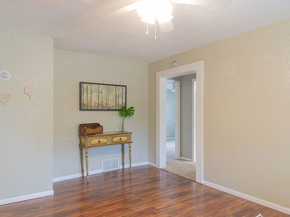 5th image of 3418 Blackstone Ave
