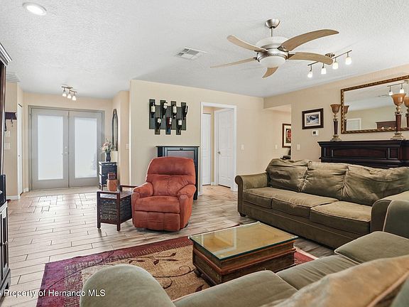3rd image of 2658 Royal Ridge Dr