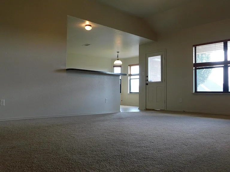 210 Viola Dr — Photo 12