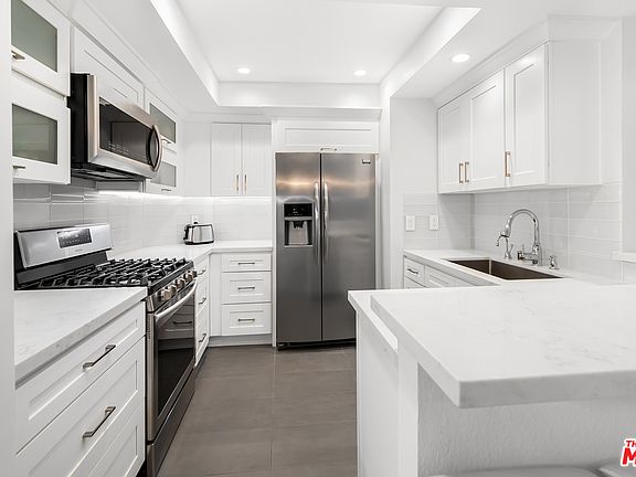 5th image of 4301 Fulton Ave APT 302