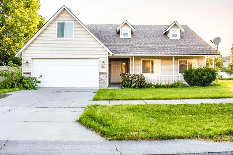 7765 N Abercrombie Ct