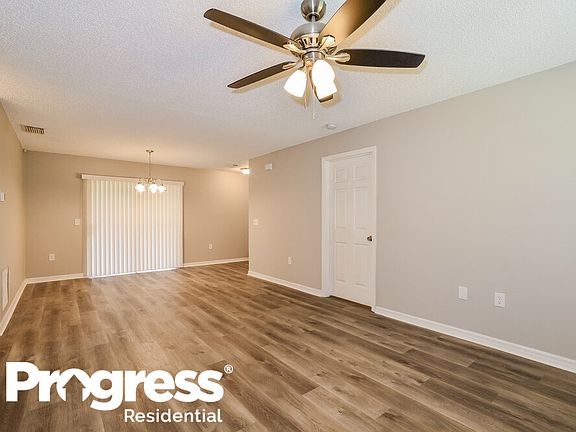 4th image of 709 Cricket Hollow Ln