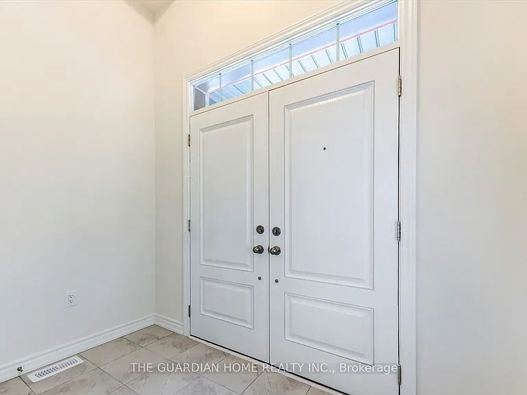 2913 Nakina St — Photo 5