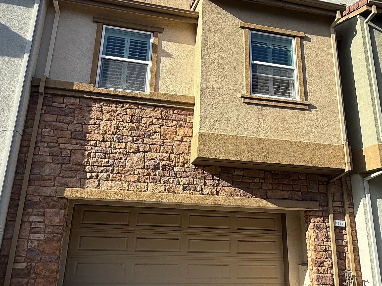 4 bed, 2.5 bath, 1811 sqft, $5,500 — Photo 2