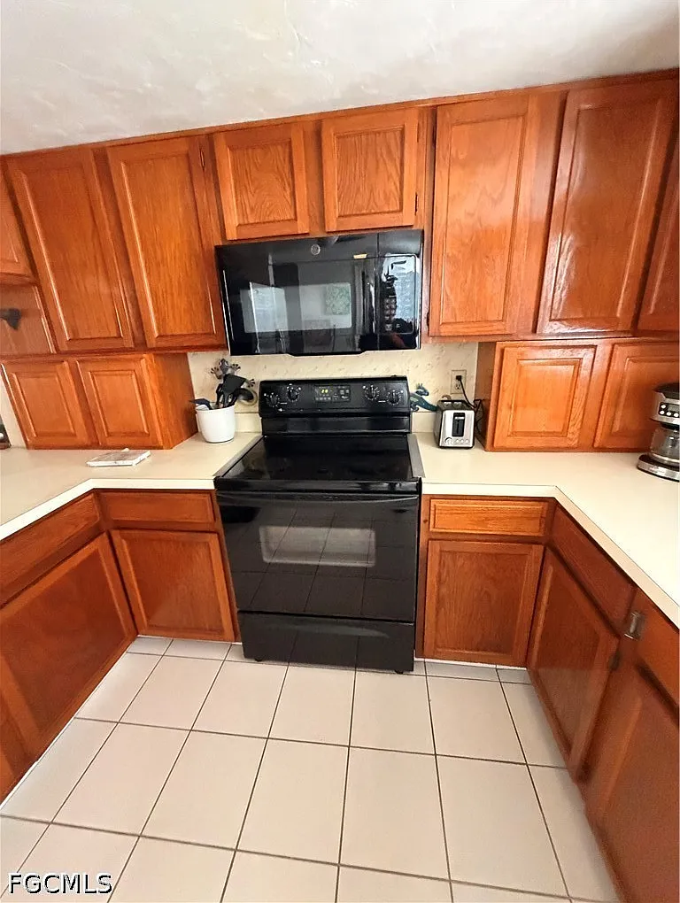 2 bed, 2.5 bath, 1214 sqft, $2,000 — Photo 2