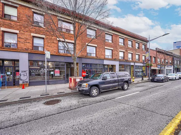 1074 Saint Clair Ave W #4, Toronto, ON M6E 1A5