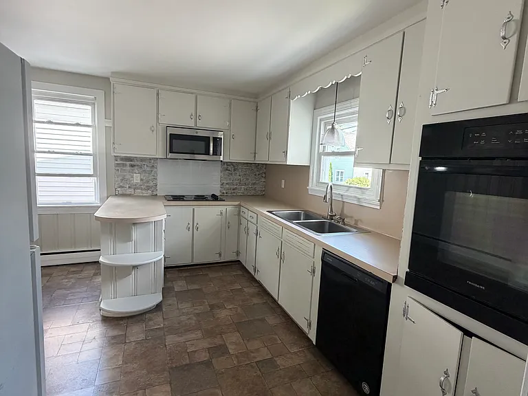 35 Catherine St #1 — Photo 15