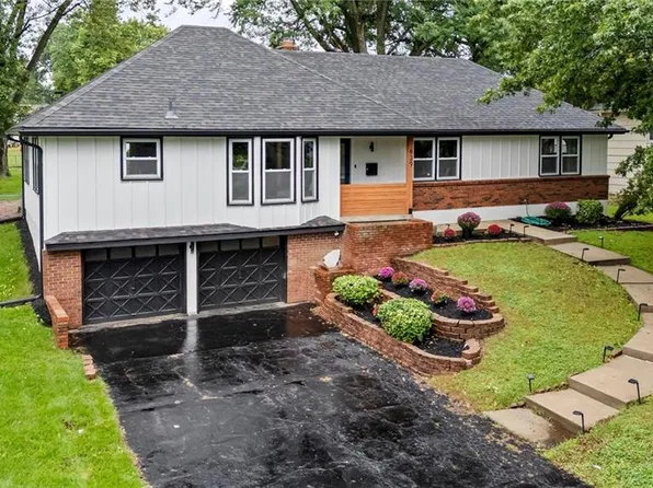 629 E 106th St, Kansas City, MO 64131