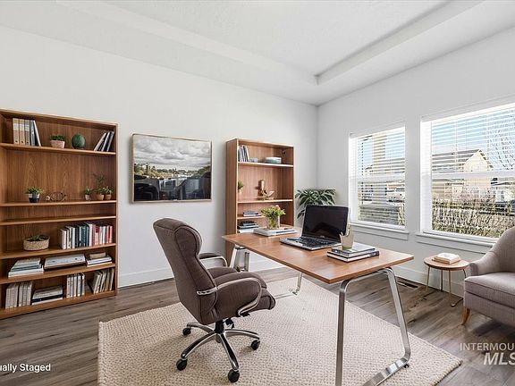 4th image of 148 Homesteaders St