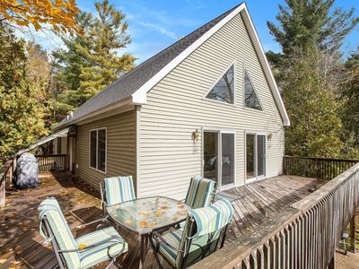 11241 Somers Ln, Honor, MI, 49640