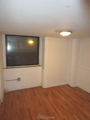 Rented by City Connections Realty | media 15