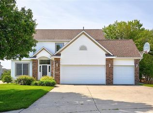 7746 Dakota Cir, West Des Moines, IA 50266