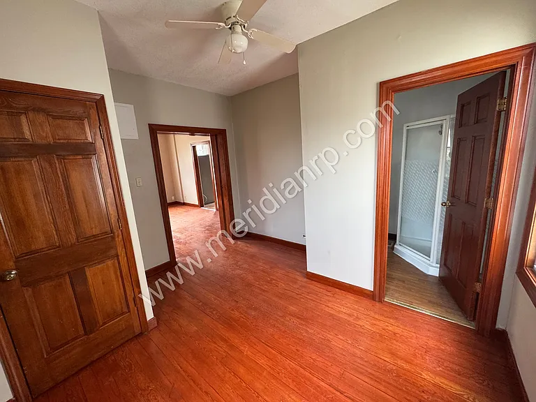 2403 N Clinton St — Photo 8