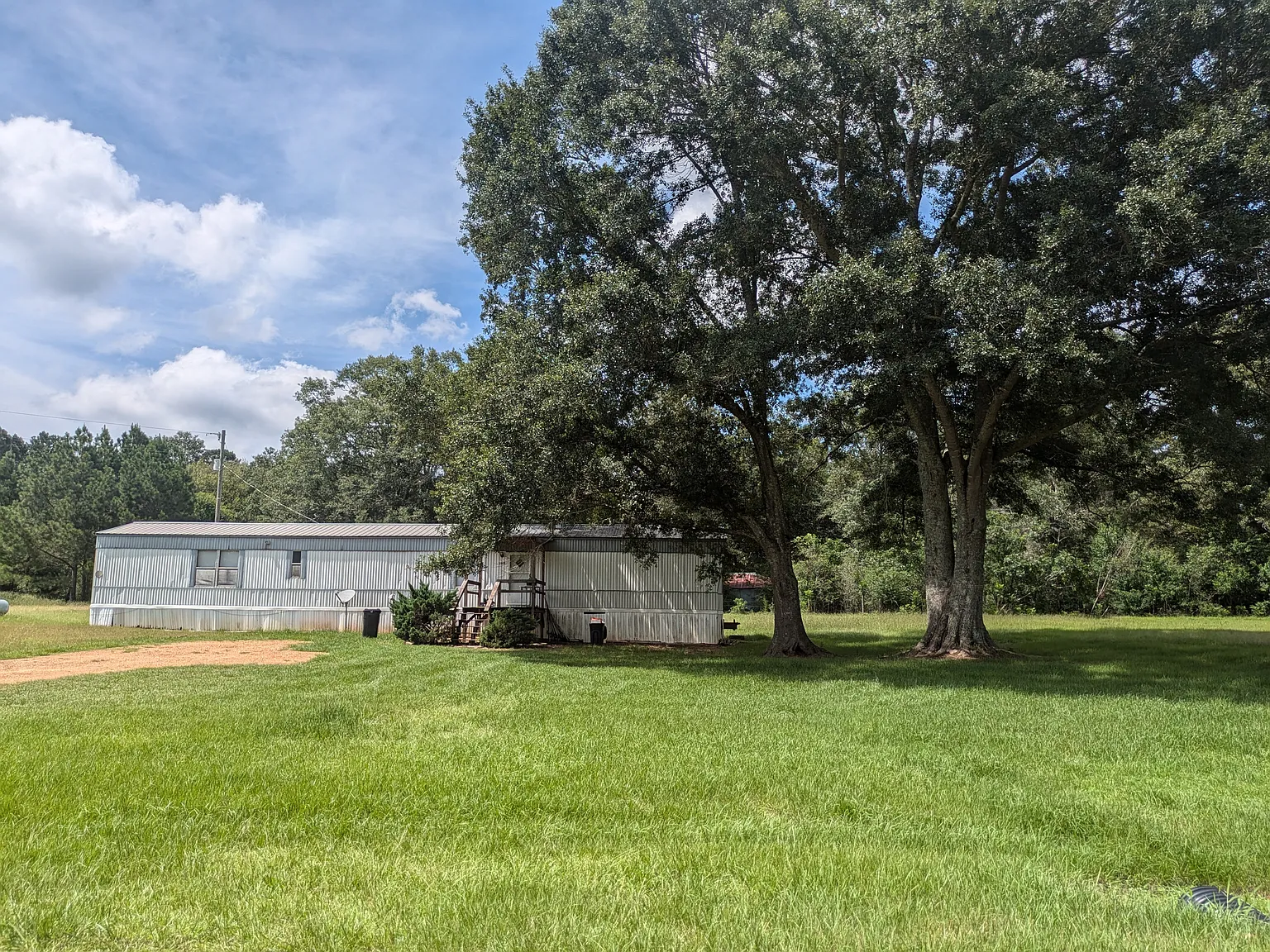 1009 Baskin Ln — Photo 1