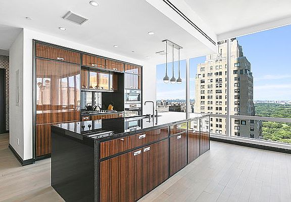 5th image of 157 W 57th St APT 37F