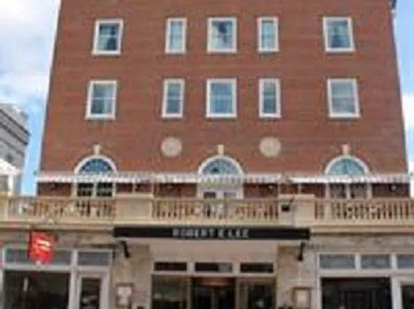 30 S Main St, Lexington, VA 24450