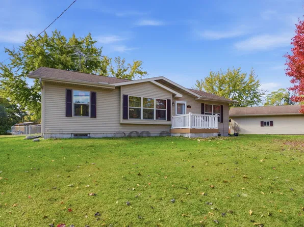 715 Lincoln Ln, New Boston, IL 61272