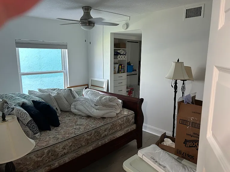 Guest bedroom