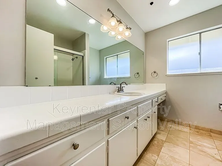 460 Lassen St #7 — Photo 14
