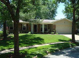 430 Paula Vale Ct, Ballwin, MO 63021