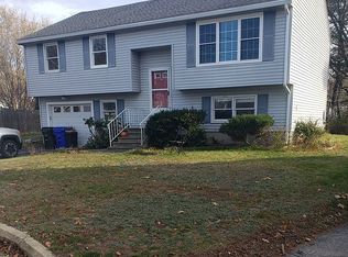 90 Calvert Cir, Manchester, NH 03103