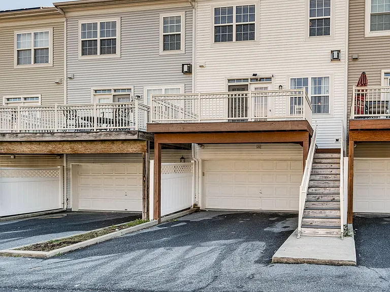 14806 Hardcastle St — Photo 24