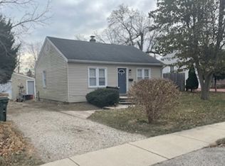 421 S Prairie Ave, Mundelein, IL