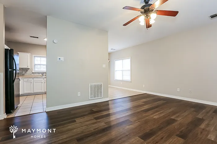 3 bed, 2.0 bath, 1226 sqft, $1,495 — Photo 3
