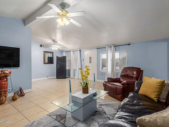 3rd image of 683 W CALLE DEL NORTE Street