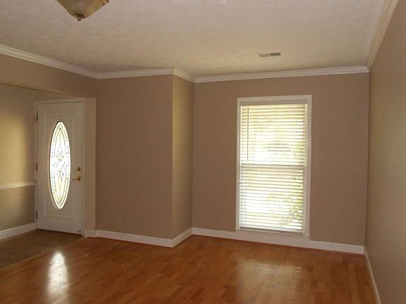 Living or dining room