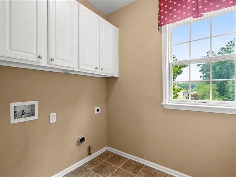 2080 Vistoria Dr — Photo 15
