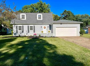 8011 Pine Creek Dr, Evansville, IN 47710